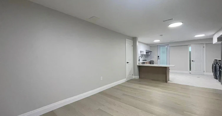 Unit 3-17 Rosemeade Avenue, Toronto, ON, M8Y 3A2 - 3