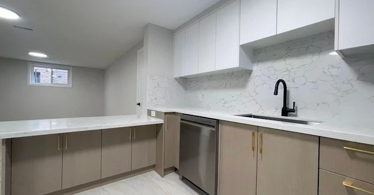 Unit 3-17 Rosemeade Avenue, Toronto, ON, M8Y 3A2 - 2
