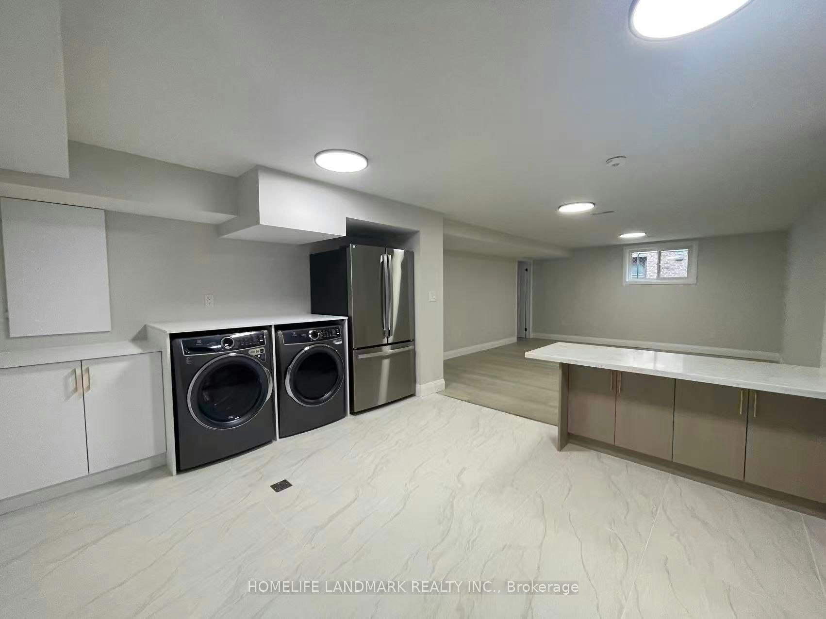 Unit 3-17 Rosemeade Avenue, Toronto, ON, M8Y 3A2 - 4