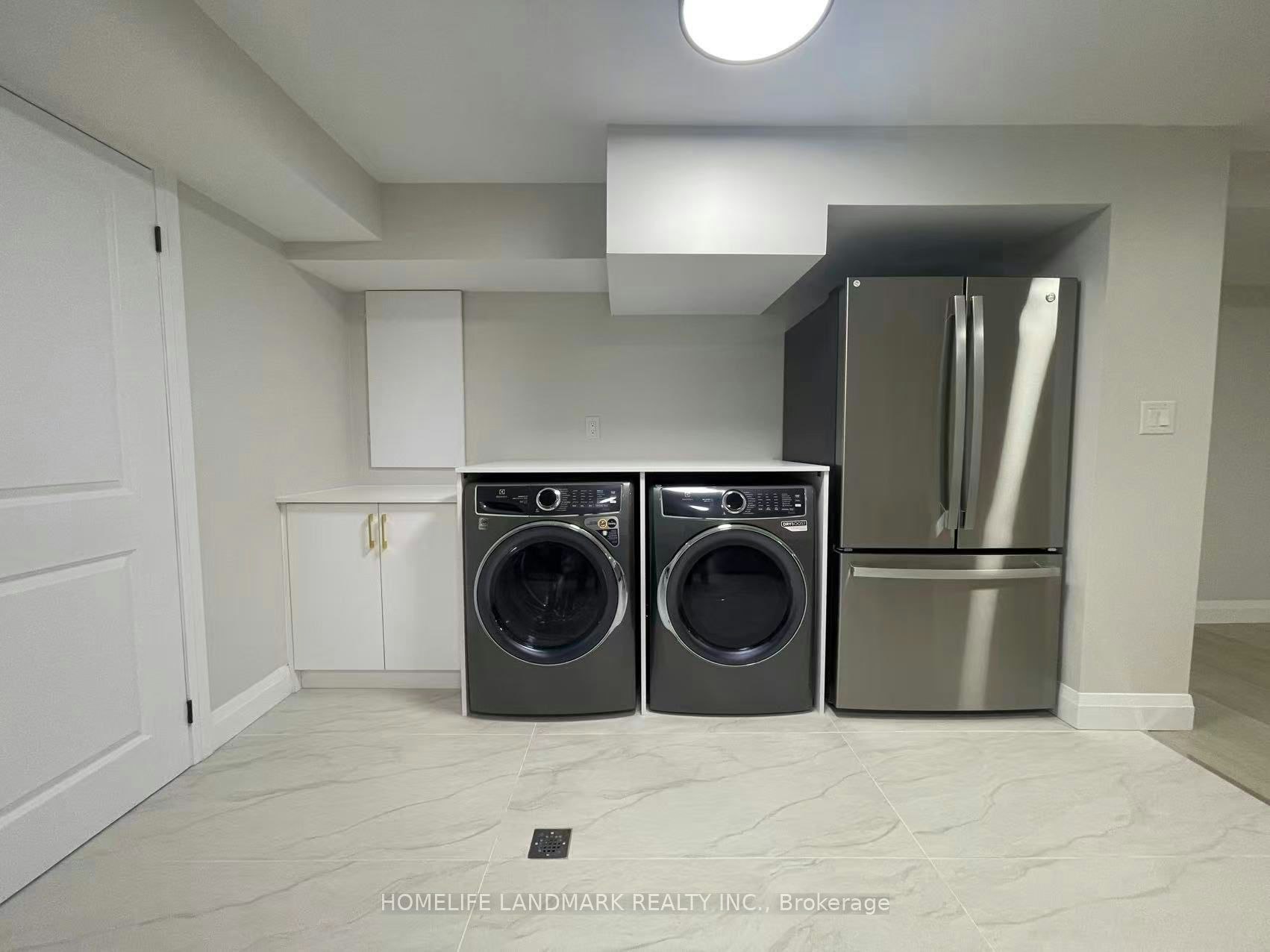 Unit 3-17 Rosemeade Avenue, Toronto, ON, M8Y 3A2 - 5
