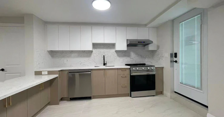 Unit 3-17 Rosemeade Avenue, Toronto, ON, M8Y 3A2