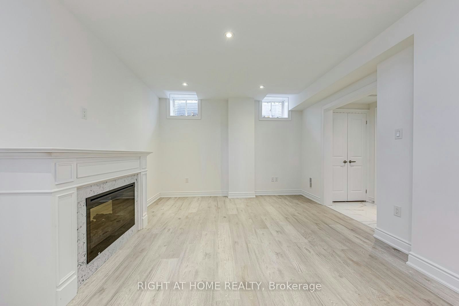 2581 Islington Avenue, Toronto, ON, M9V 4A2 - 38