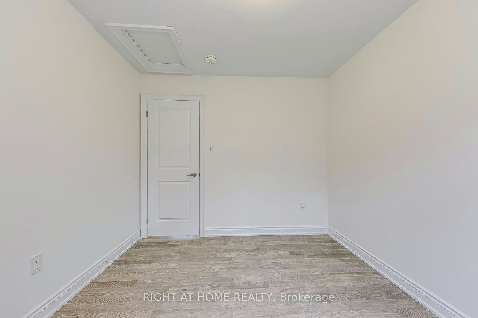 2581 Islington Avenue, Toronto, ON, M9V 4A2 - 33