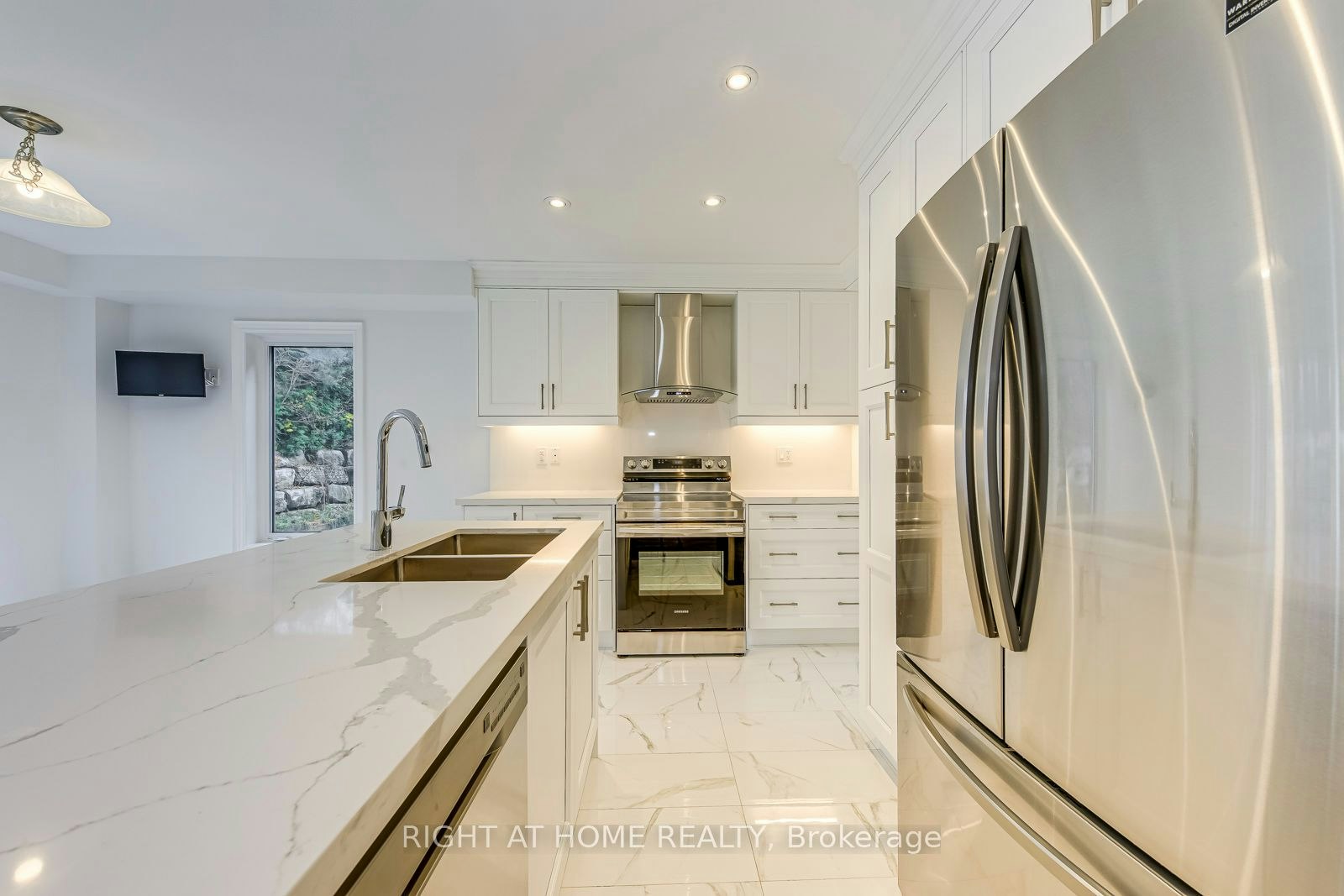 2581 Islington Avenue, Toronto, ON, M9V 4A2 - 21