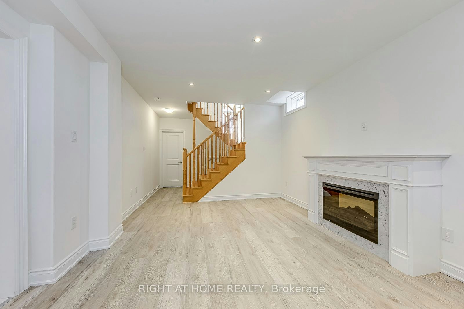 2581 Islington Avenue, Toronto, ON, M9V 4A2 - 40