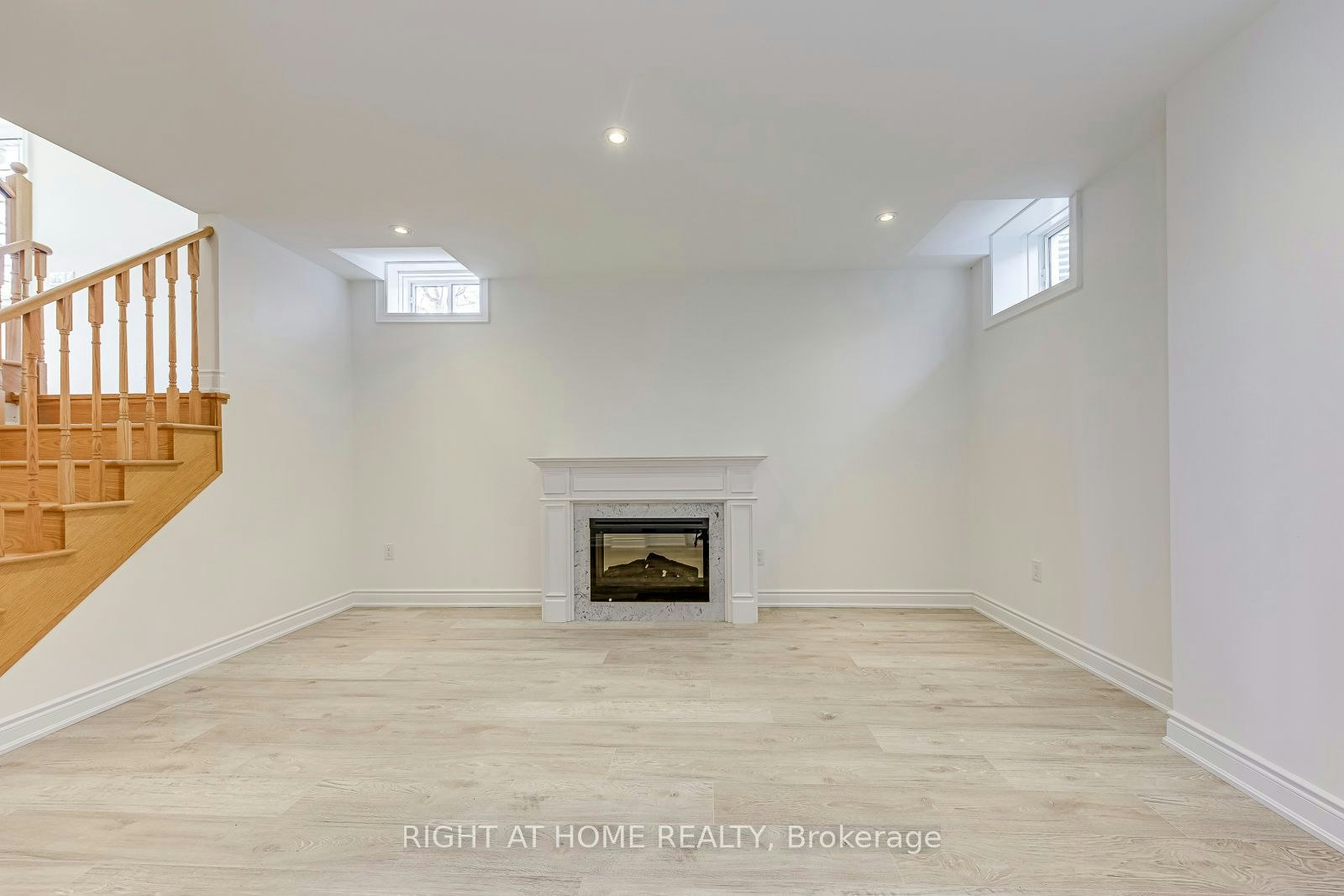 2581 Islington Avenue, Toronto, ON, M9V 4A2 - 39