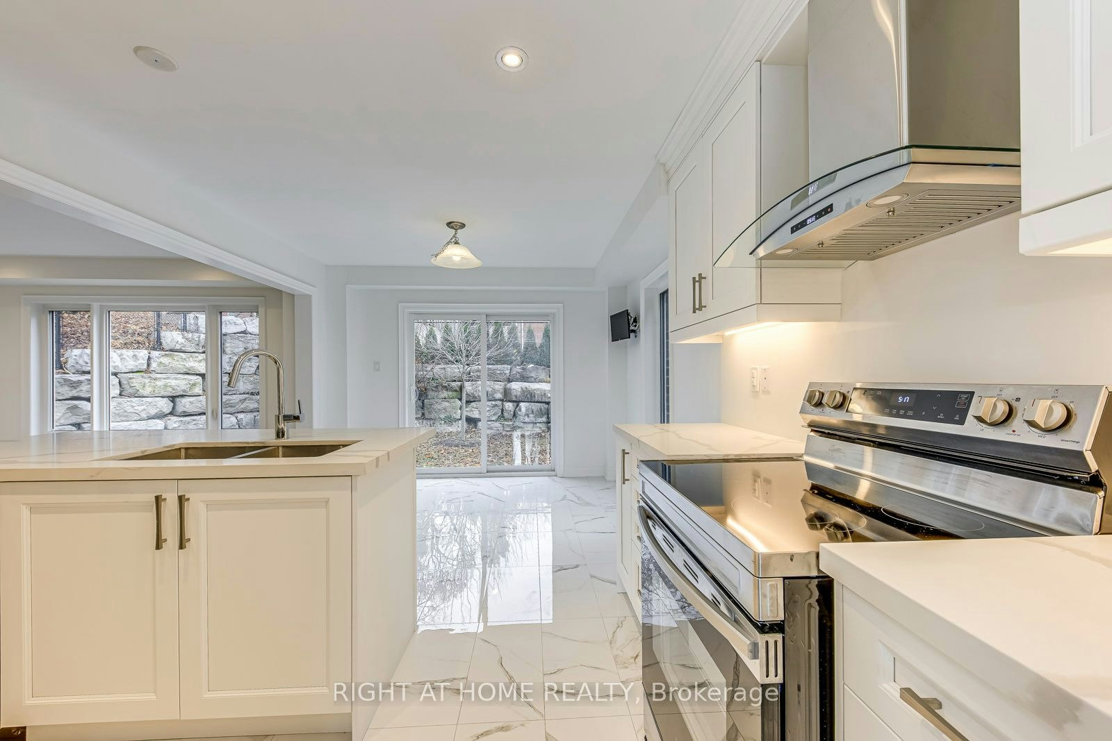 2581 Islington Avenue, Toronto, ON, M9V 4A2 - 20