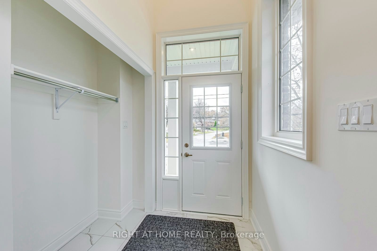 2581 Islington Avenue, Toronto, ON, M9V 4A2 - 6
