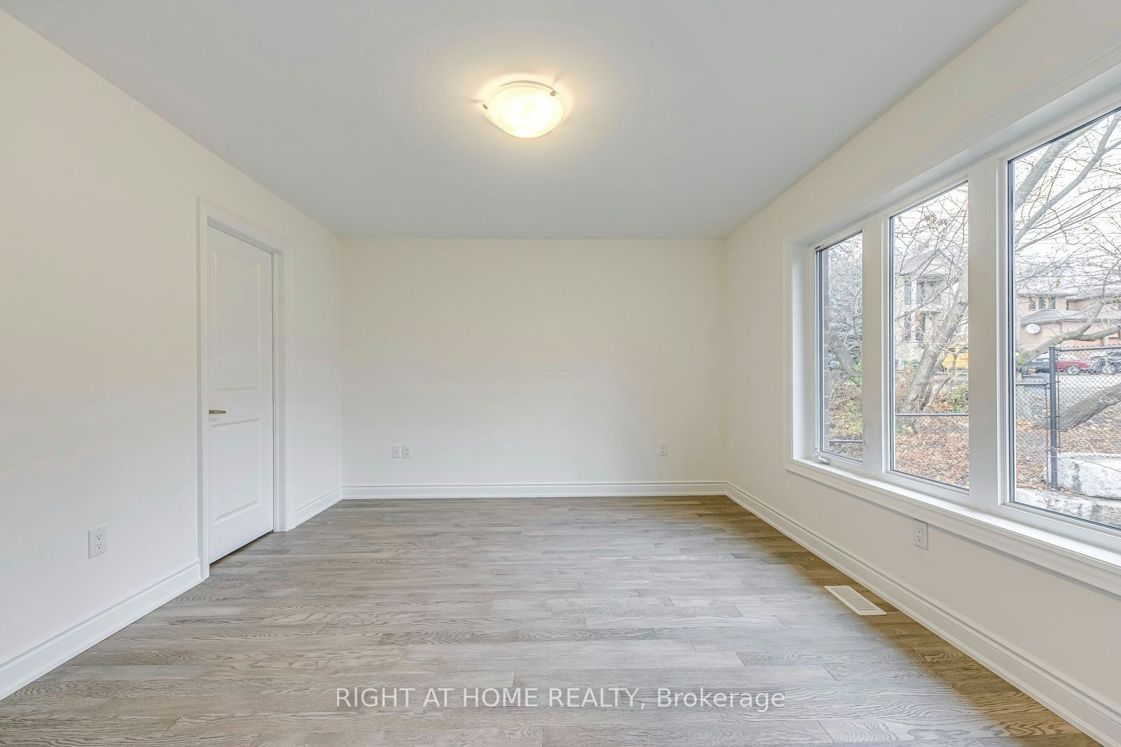 2581 Islington Avenue, Toronto, ON, M9V 4A2 - 28