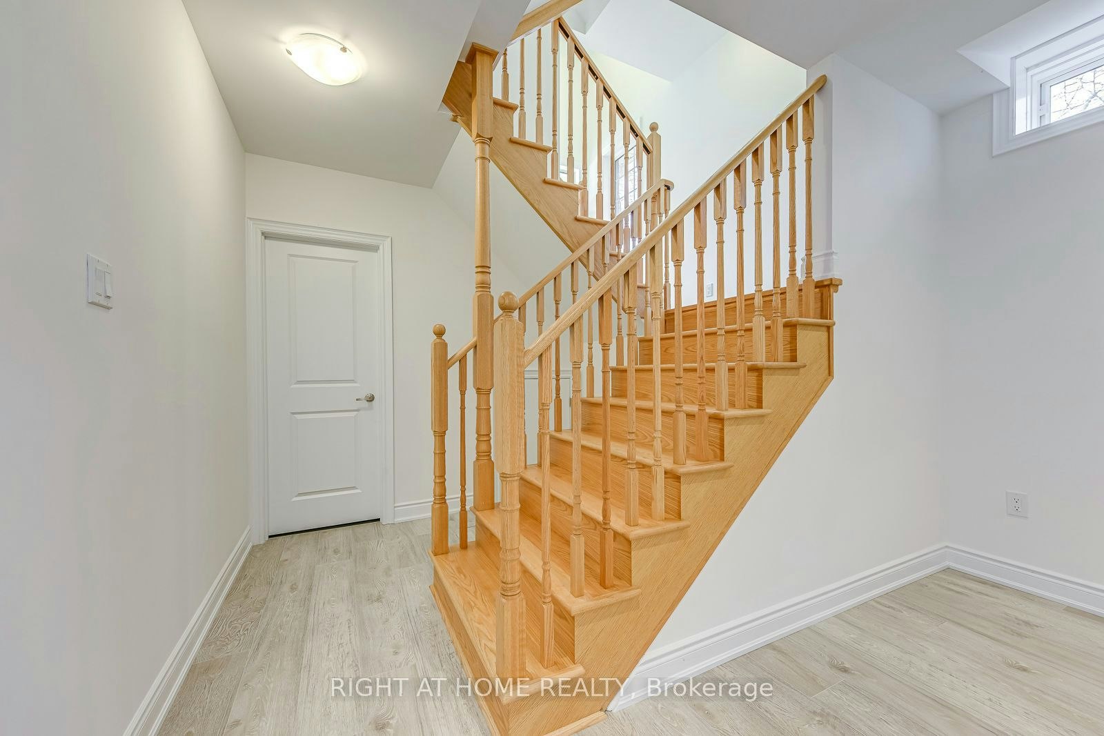 2581 Islington Avenue, Toronto, ON, M9V 4A2 - 37