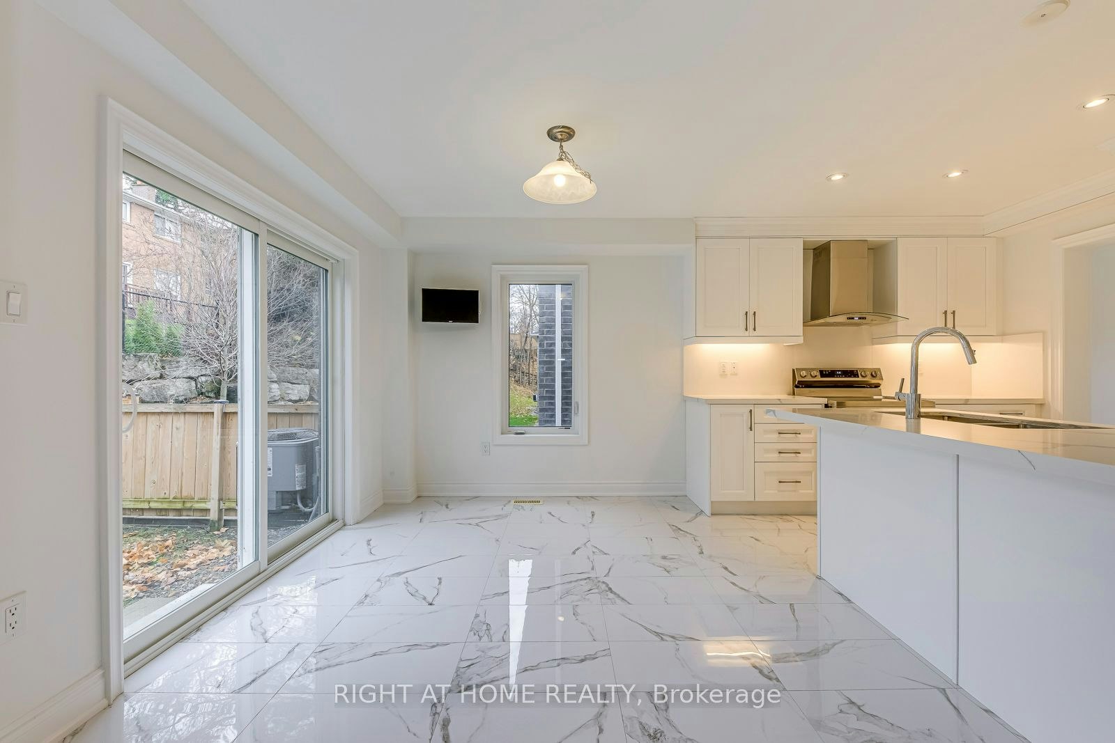 2581 Islington Avenue, Toronto, ON, M9V 4A2 - 15