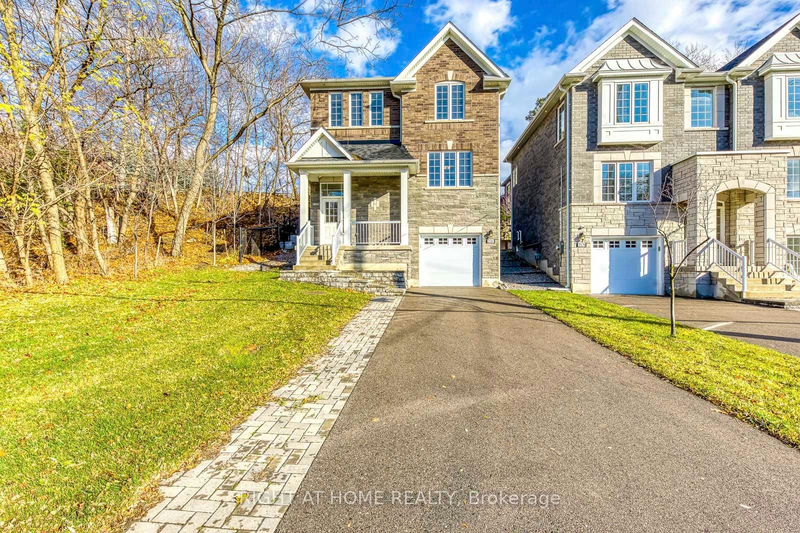 2581 Islington Avenue, Toronto, ON, M9V 4A2 - 2
