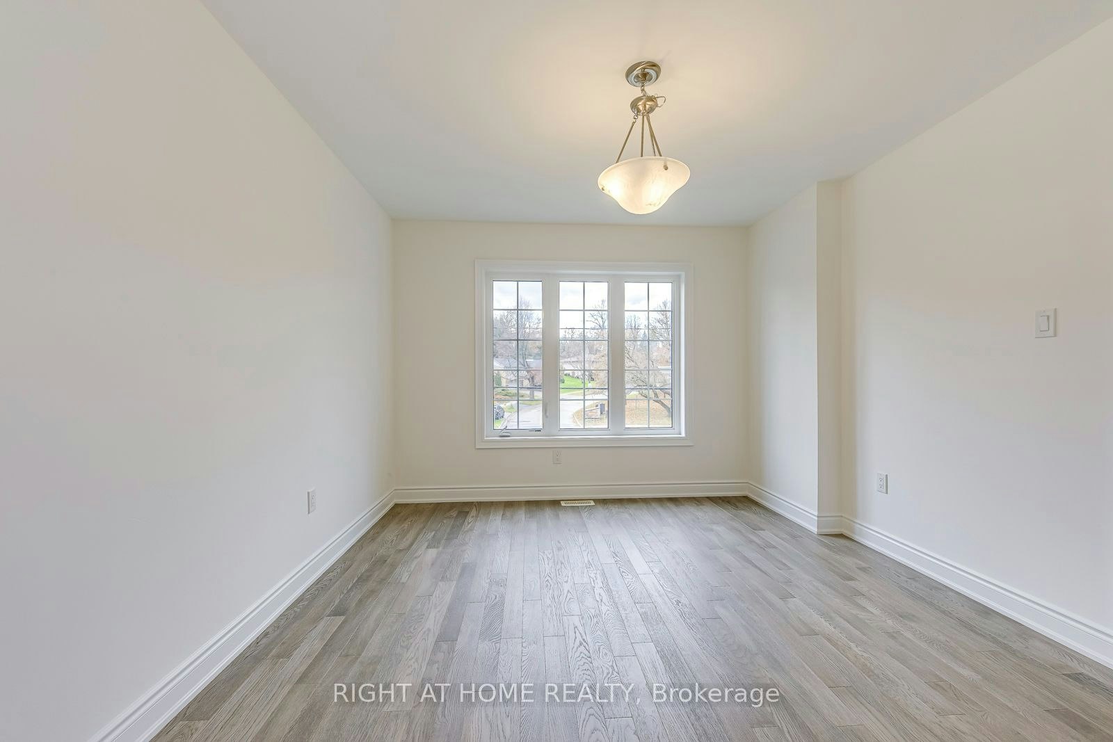 2581 Islington Avenue, Toronto, ON, M9V 4A2 - 9