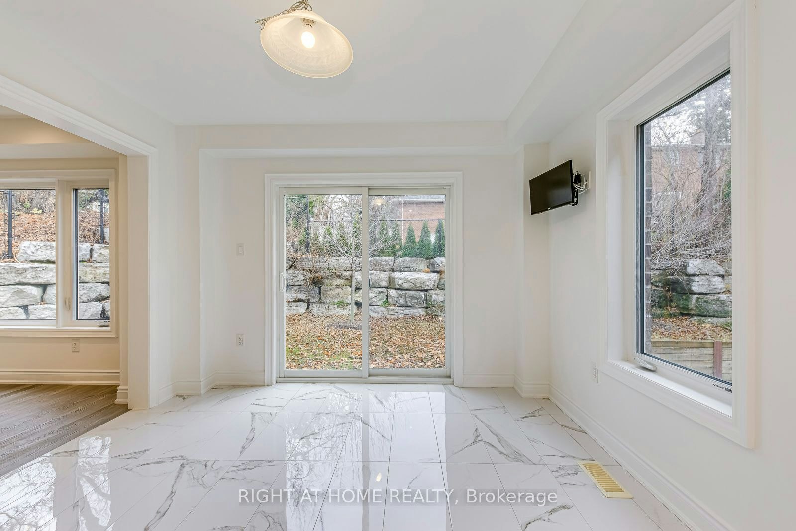 2581 Islington Avenue, Toronto, ON, M9V 4A2 - 16