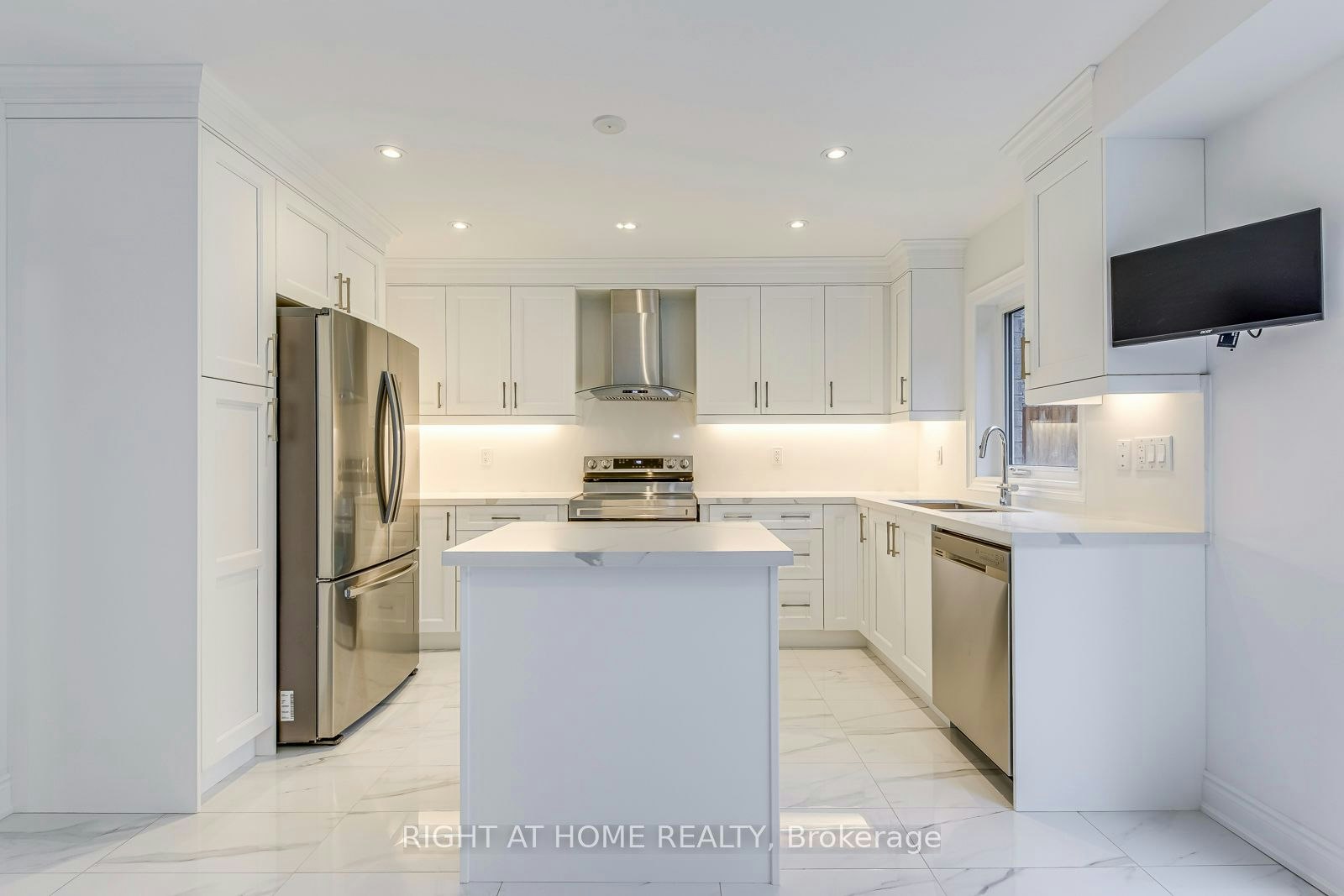 2579 Islington Avenue, Toronto, ON, M9V 4A2 - 12