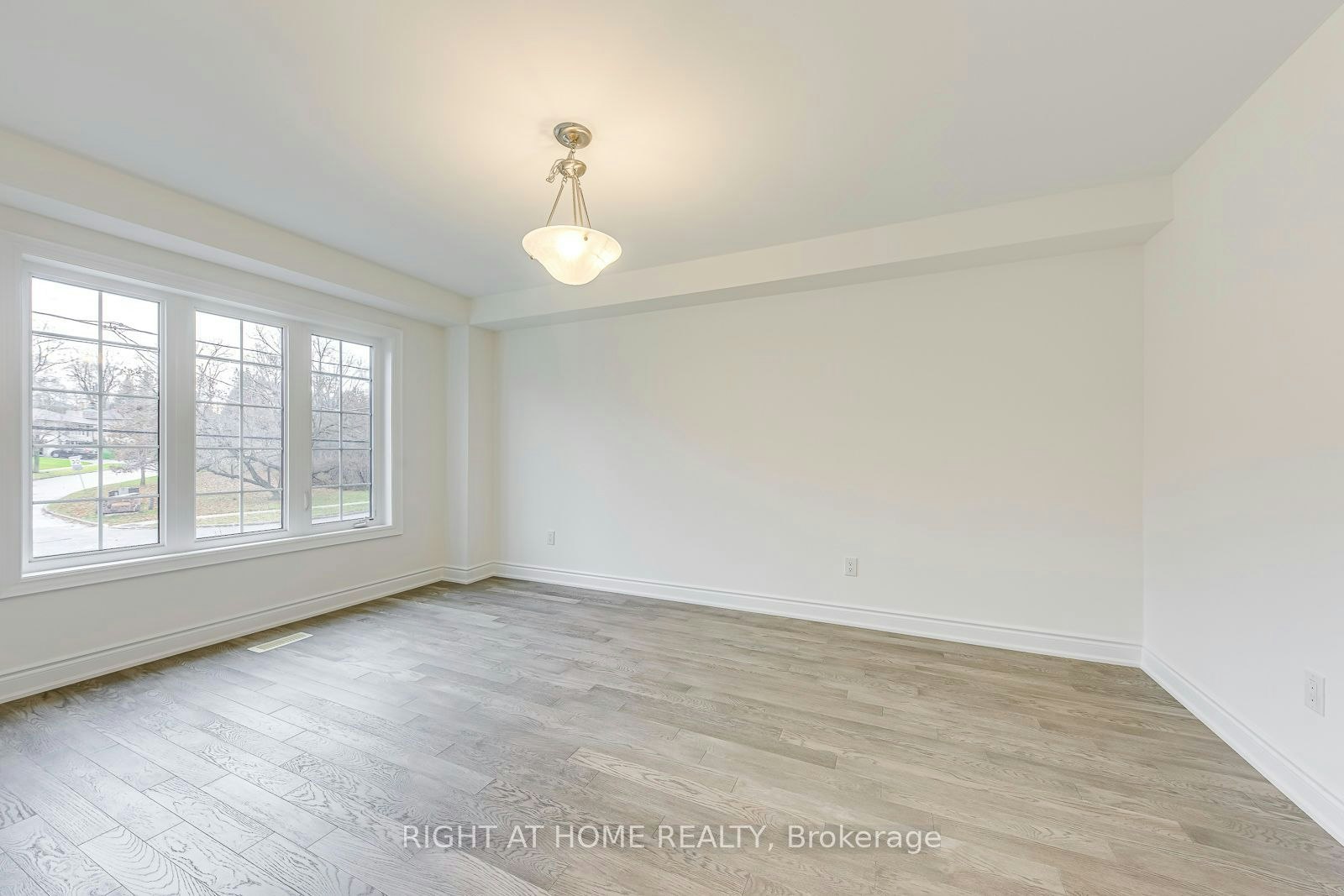 2579 Islington Avenue, Toronto, ON, M9V 4A2 - 17