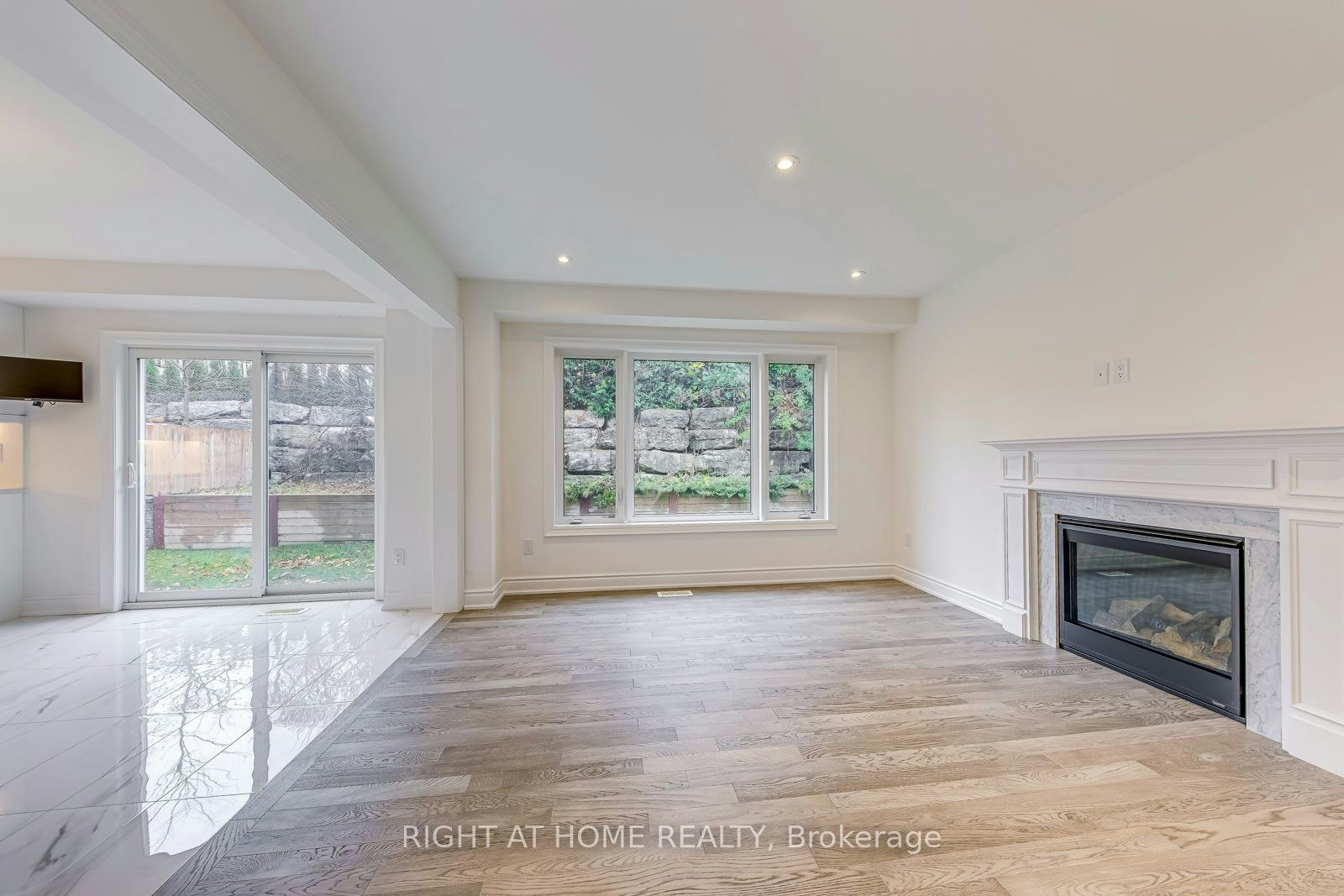 2579 Islington Avenue, Toronto, ON, M9V 4A2 - 6