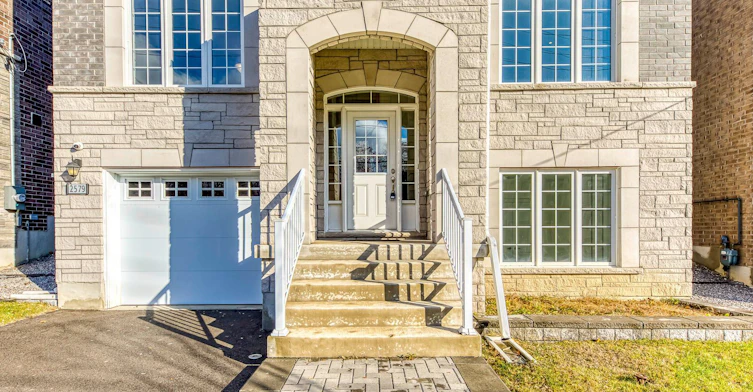 2579 Islington Avenue, Toronto, ON, M9V 4A2 - 4