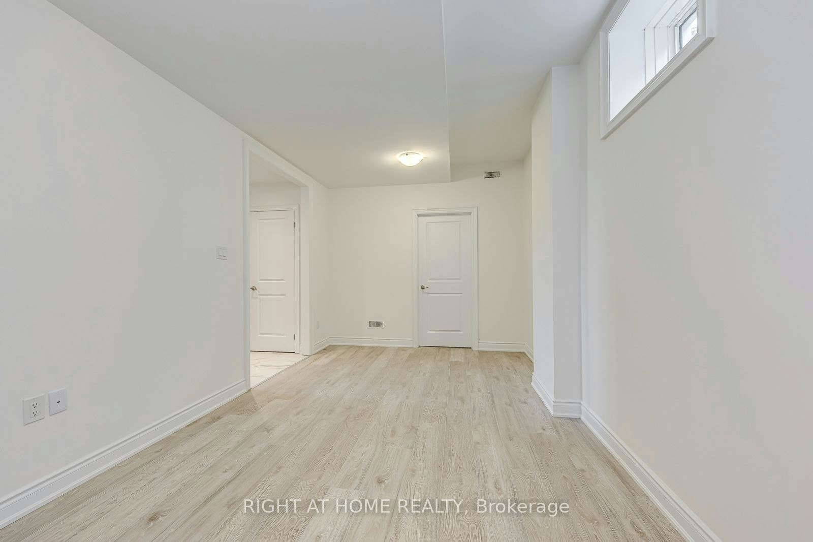 2579 Islington Avenue, Toronto, ON, M9V 4A2 - 39