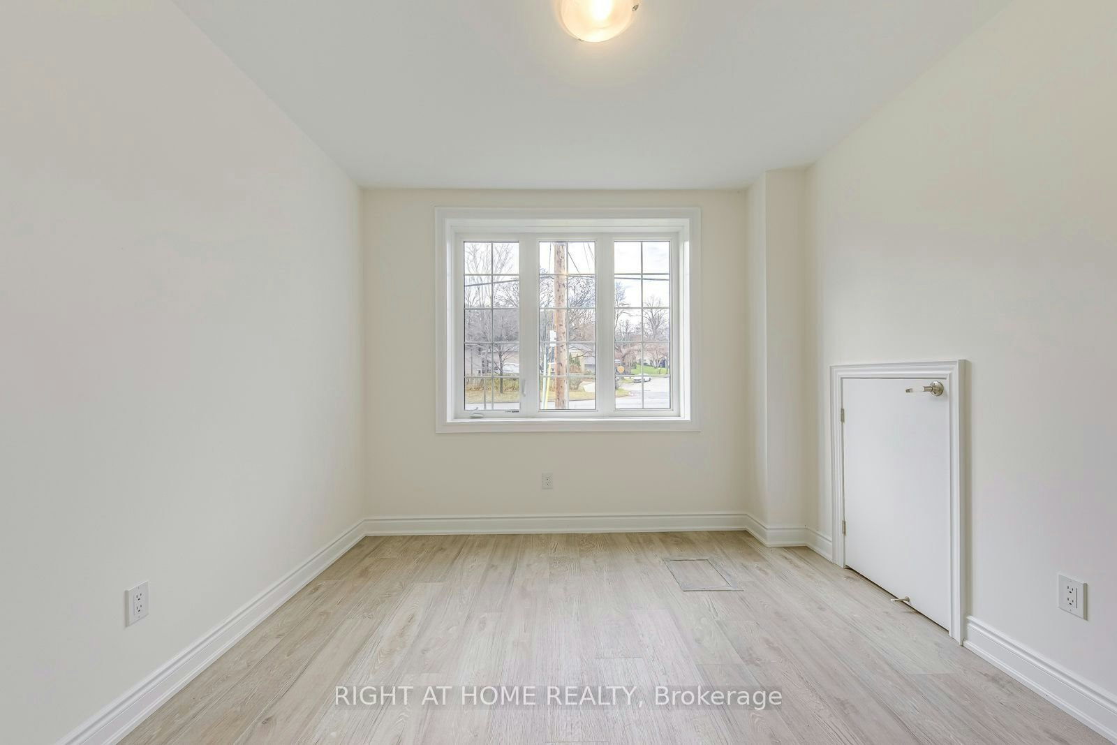 2579 Islington Avenue, Toronto, ON, M9V 4A2 - 40