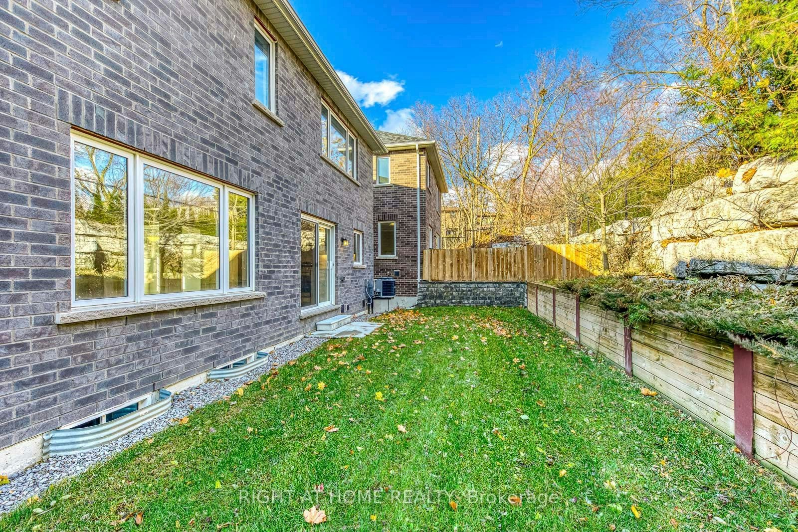 2579 Islington Avenue, Toronto, ON, M9V 4A2 - 46