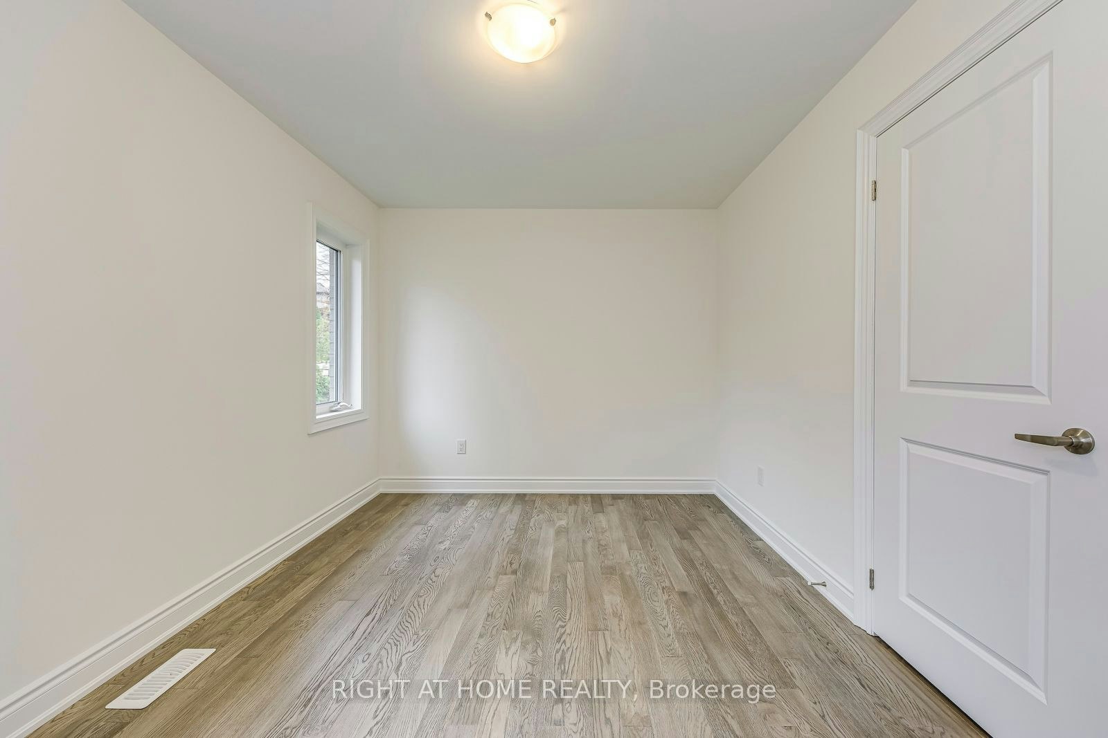 2579 Islington Avenue, Toronto, ON, M9V 4A2 - 33