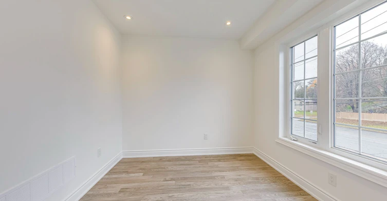 2579 Islington Avenue, Toronto, ON, M9V 4A2 - 19