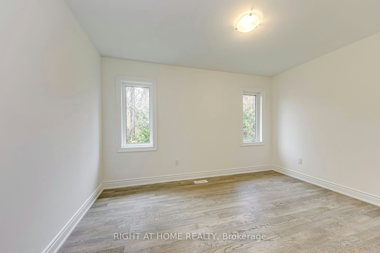 2579 Islington Avenue, Toronto, ON, M9V 4A2 - 32