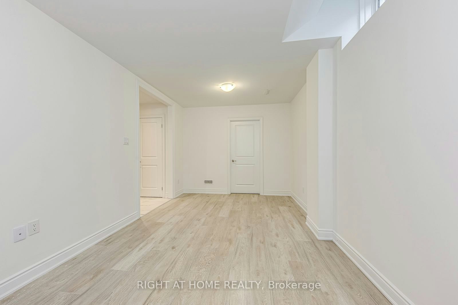 2577 Islington Avenue, Toronto, ON, M9V 4A2 - 39
