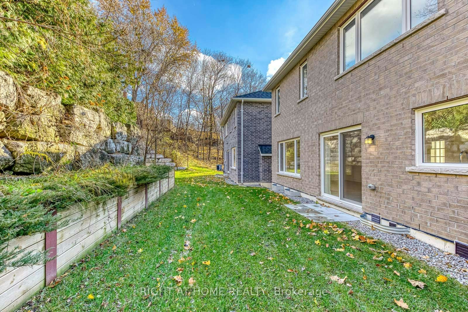 2577 Islington Avenue, Toronto, ON, M9V 4A2 - 44