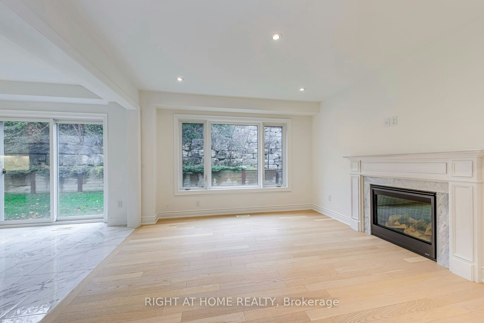 2577 Islington Avenue, Toronto, ON, M9V 4A2 - 6