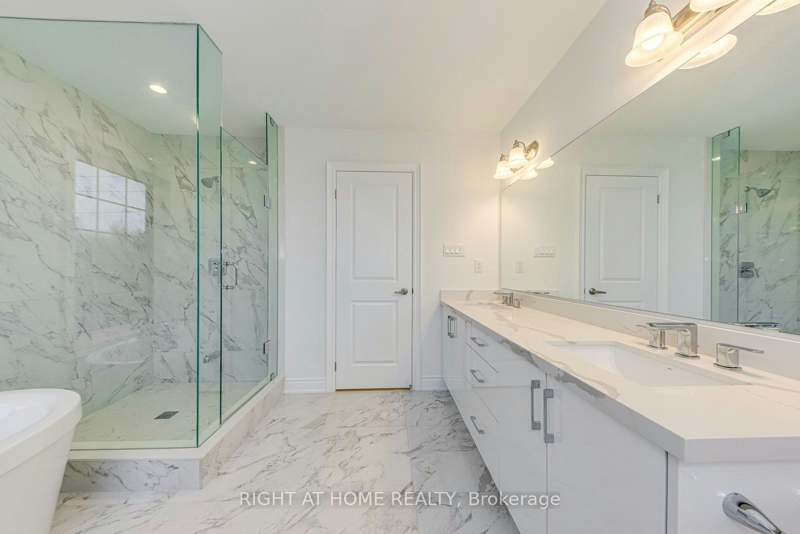 2577 Islington Avenue, Toronto, ON, M9V 4A2 - 27
