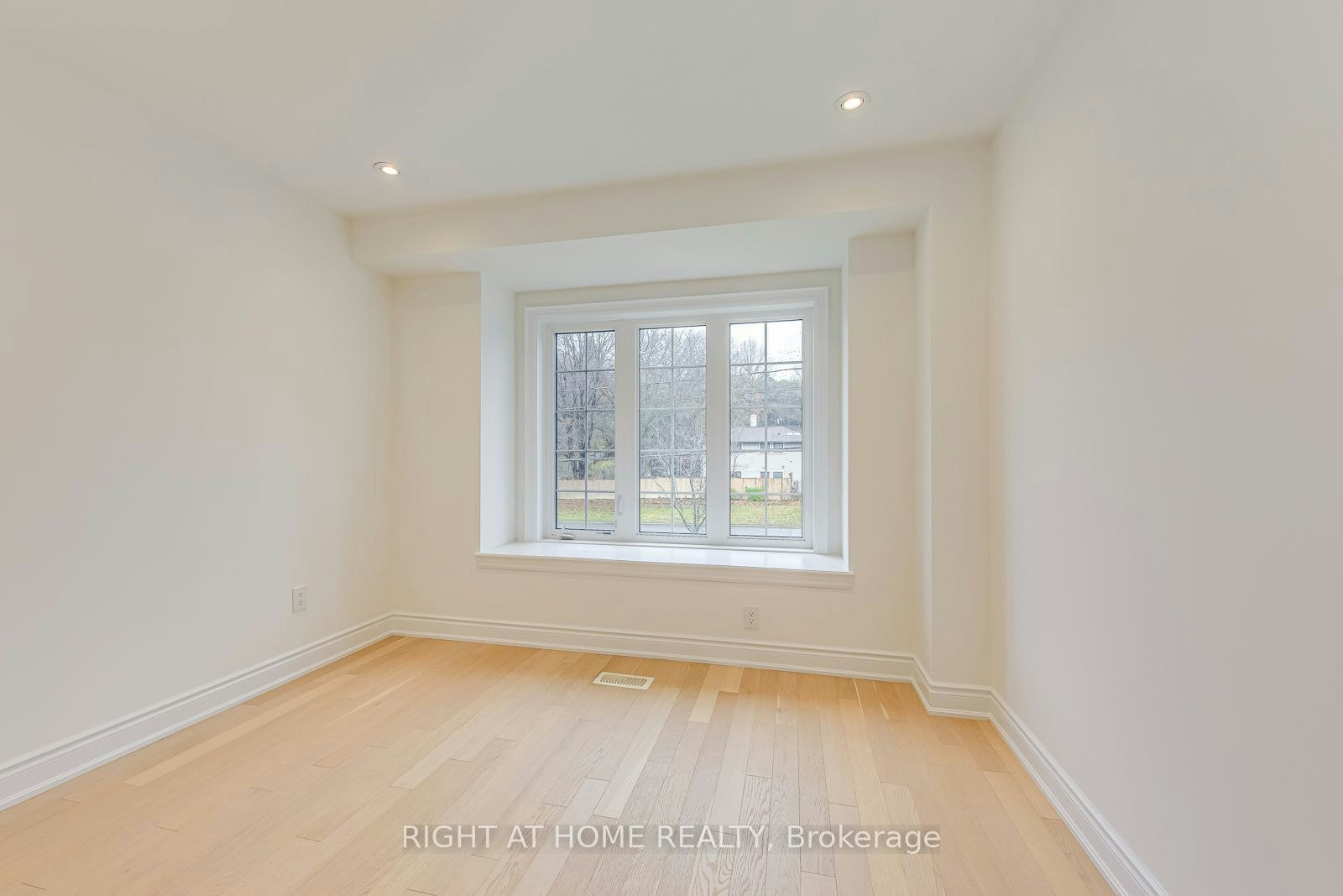 2577 Islington Avenue, Toronto, ON, M9V 4A2 - 19