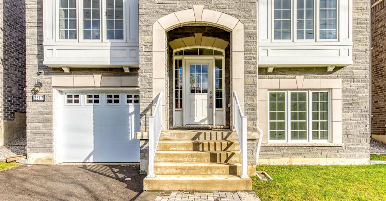 2577 Islington Avenue, Toronto, ON, M9V 4A2 - 4