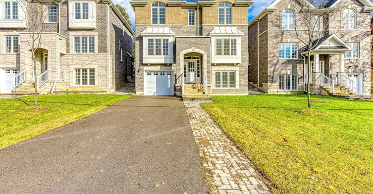 2577 Islington Avenue, Toronto, ON, M9V 4A2 - 2