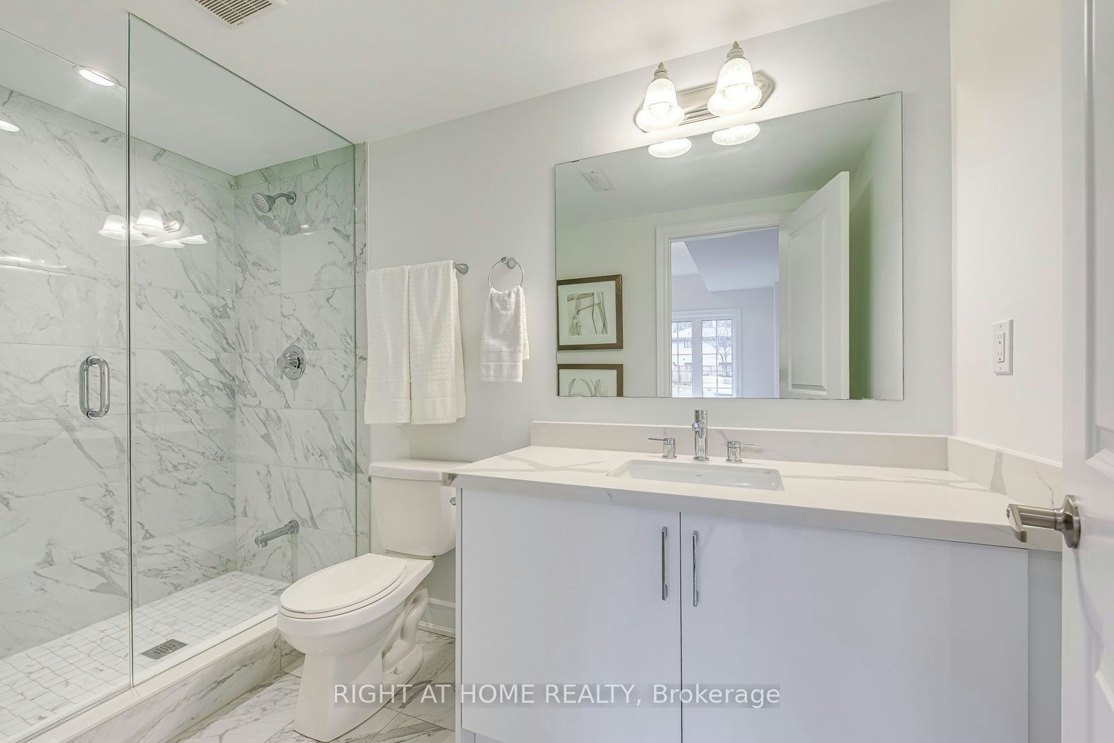 2575 Islington Avenue, Toronto, ON, M9V 4A2 - 44