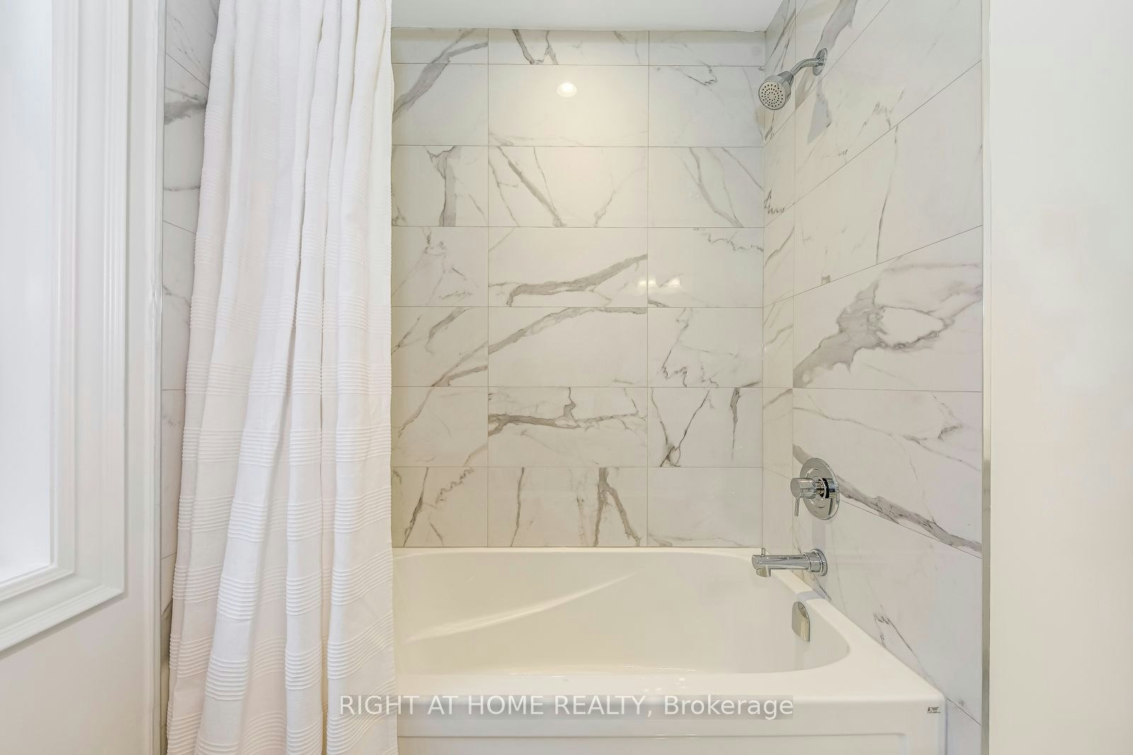 2575 Islington Avenue, Toronto, ON, M9V 4A2 - 37