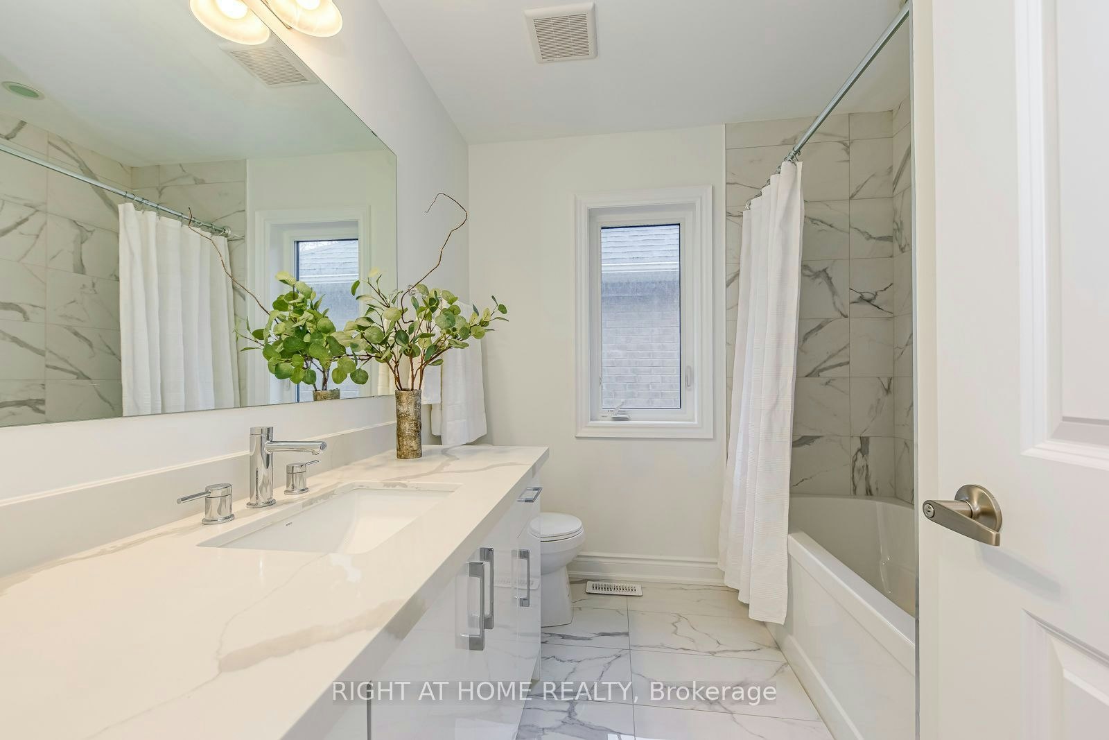 2575 Islington Avenue, Toronto, ON, M9V 4A2 - 36
