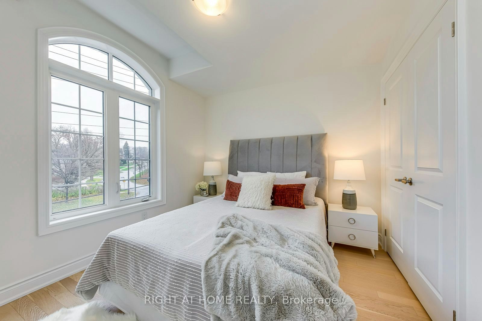 2575 Islington Avenue, Toronto, ON, M9V 4A2 - 35