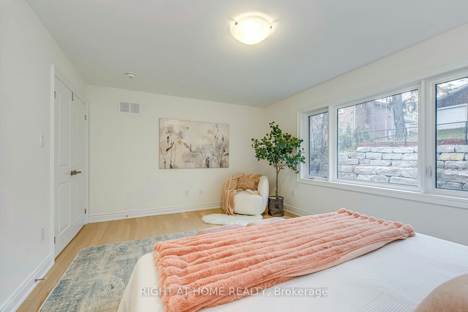 2575 Islington Avenue, Toronto, ON, M9V 4A2 - 27