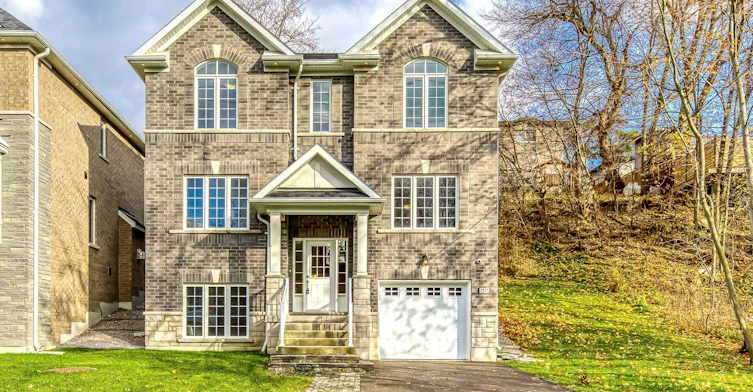 2575 Islington Avenue, Toronto, ON, M9V 4A2 - 2