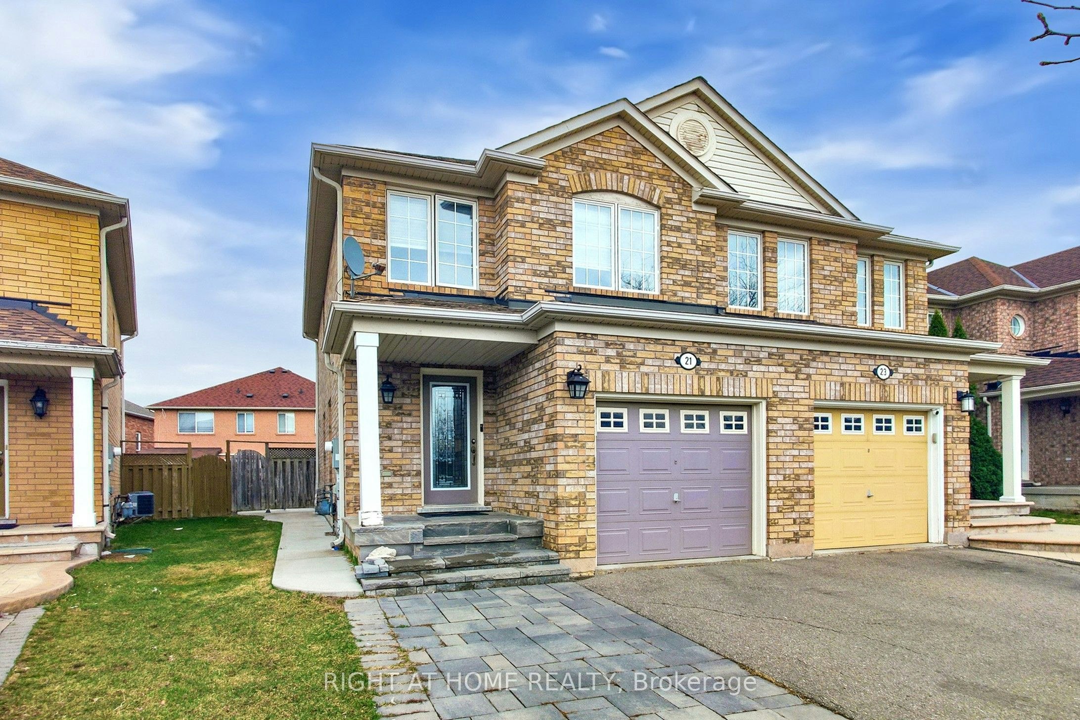 21 Dunlop Court, Brampton, ON, L6X 4Z8