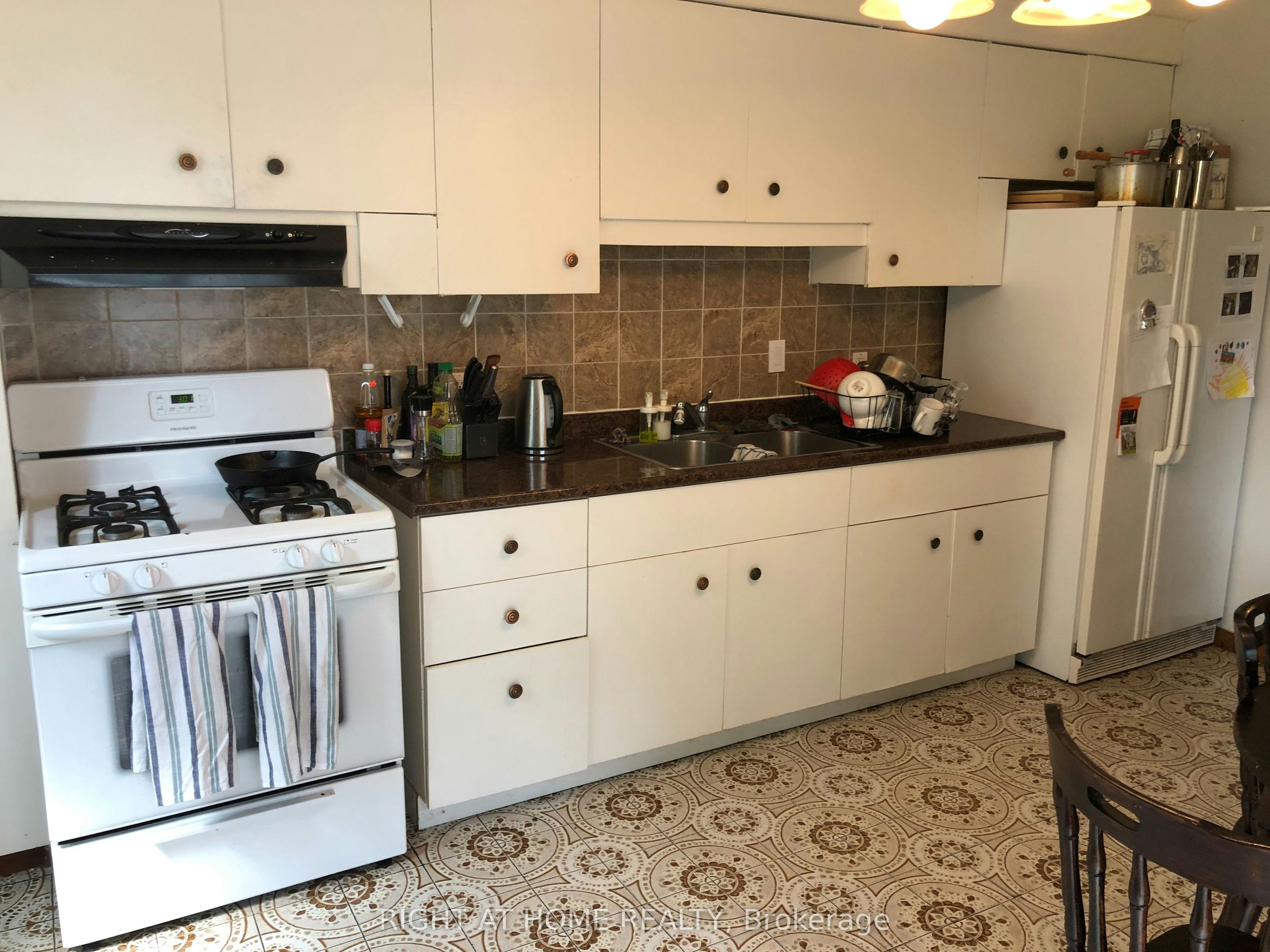 564 Concord Avenue, Toronto, ON, M6H 2R1 - 5