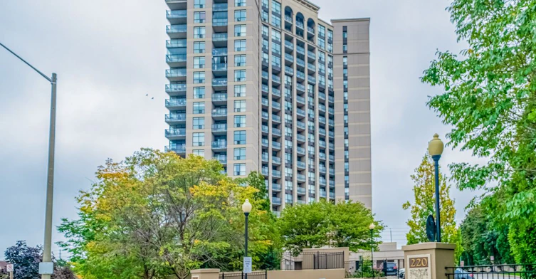 913-220 Forum Drive, Mississauga, ON, L4Z 4K1
