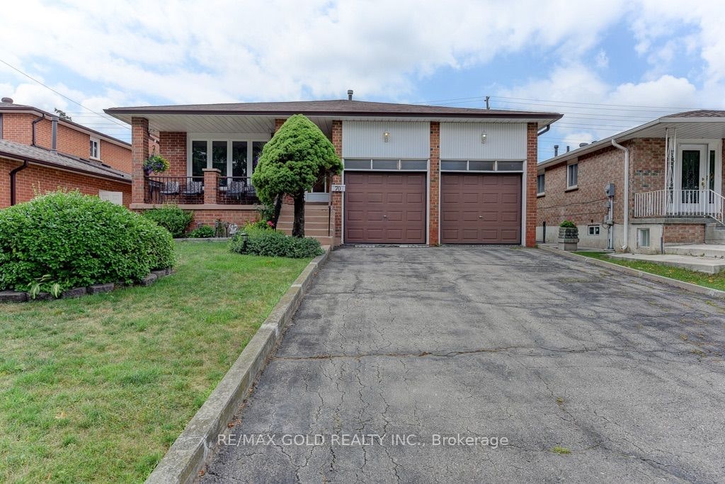 70 Malcolm Crescent, Brampton, ON, L6S 3C8