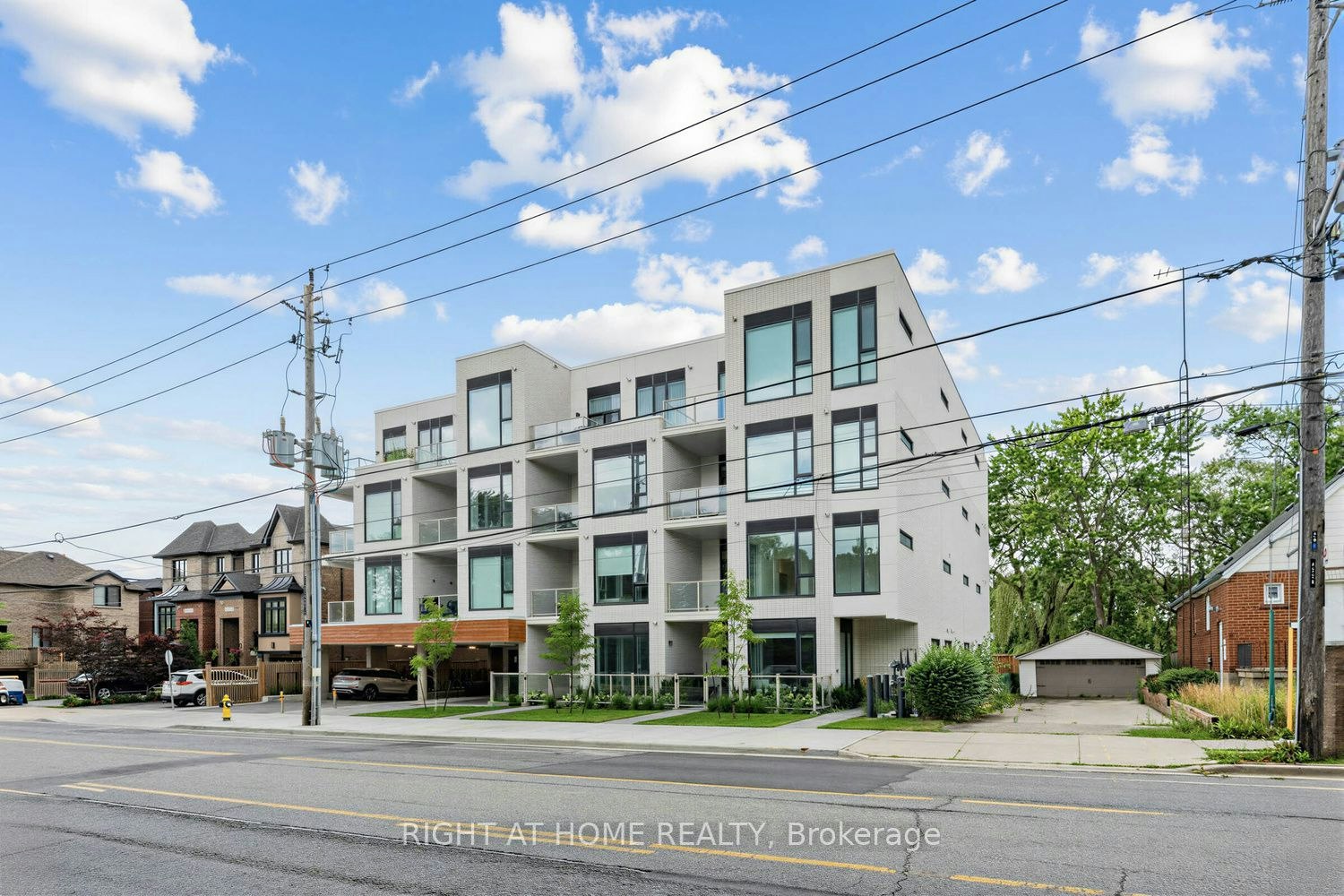 207-722 Marlee Avenue, Toronto, ON, M6B 3J7
