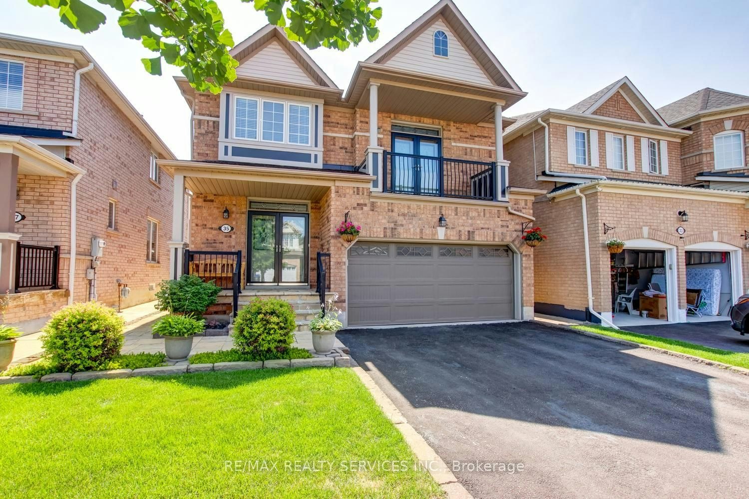 35 Hardgate Crescent, Brampton, ON, L7A 3V7