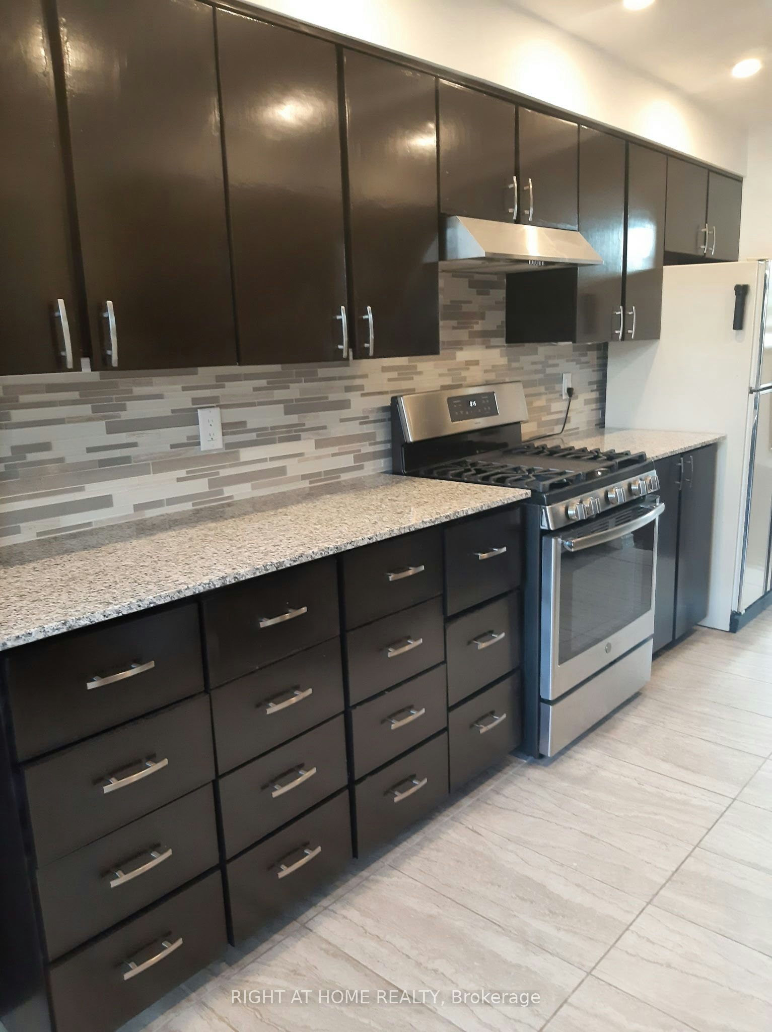 39 Hockley Path, Brampton, ON, L6V 3R2 - 5