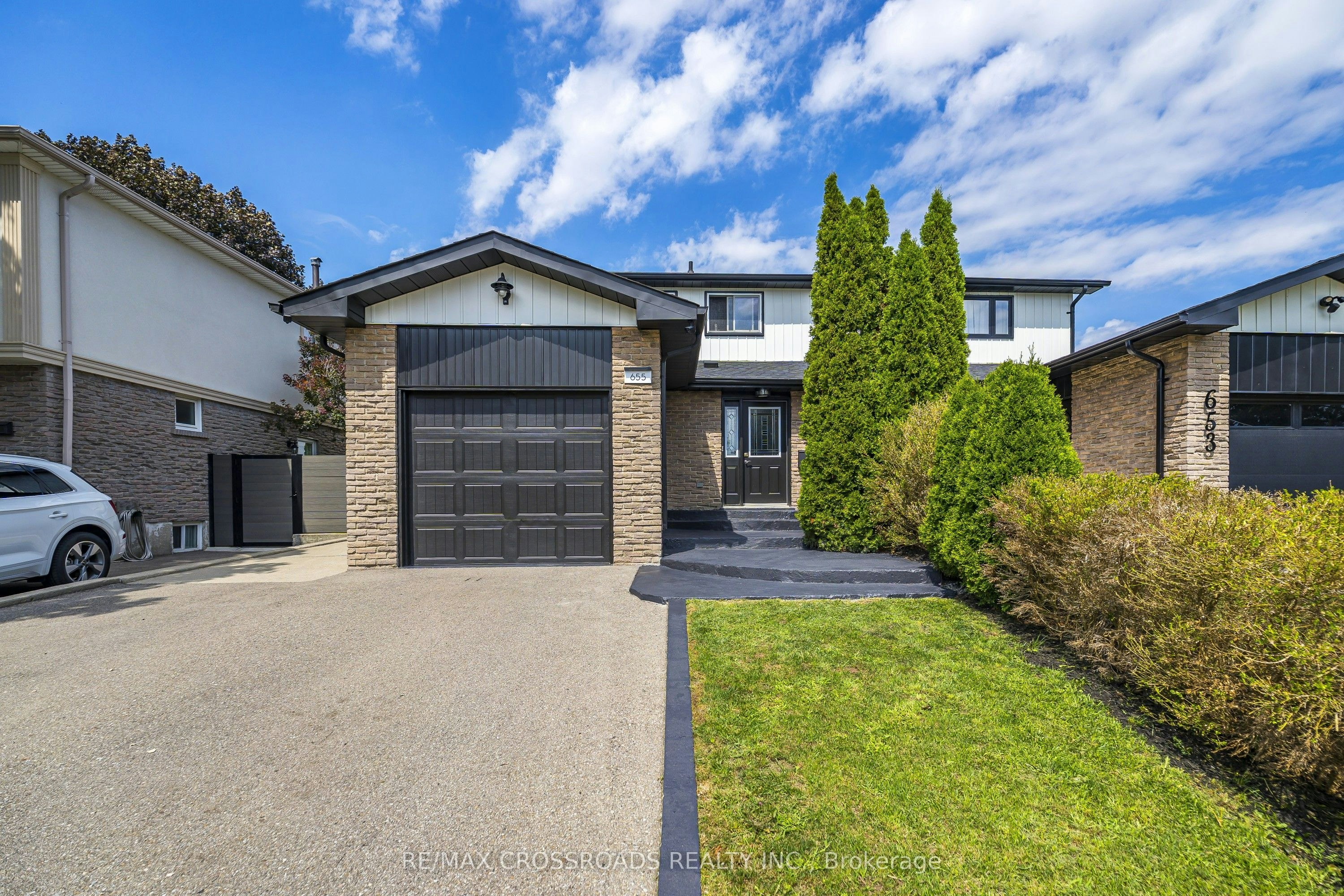 655 Dodsworth Crescent, Mississauga, ON, L4Y 2H6