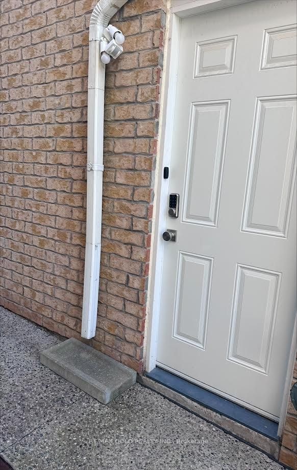 1-298 Etheridge Avenue, Milton, ON, L9E 1H7 - 4